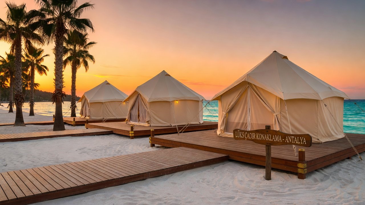 2026 Glamping Plaj Tatili: Antalya Plajları ve Bodrum Denizi Rehberi